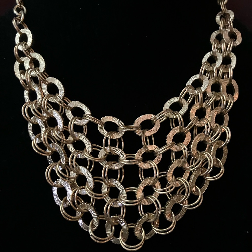 New Gorgeous Gold Chain Necklace In Box